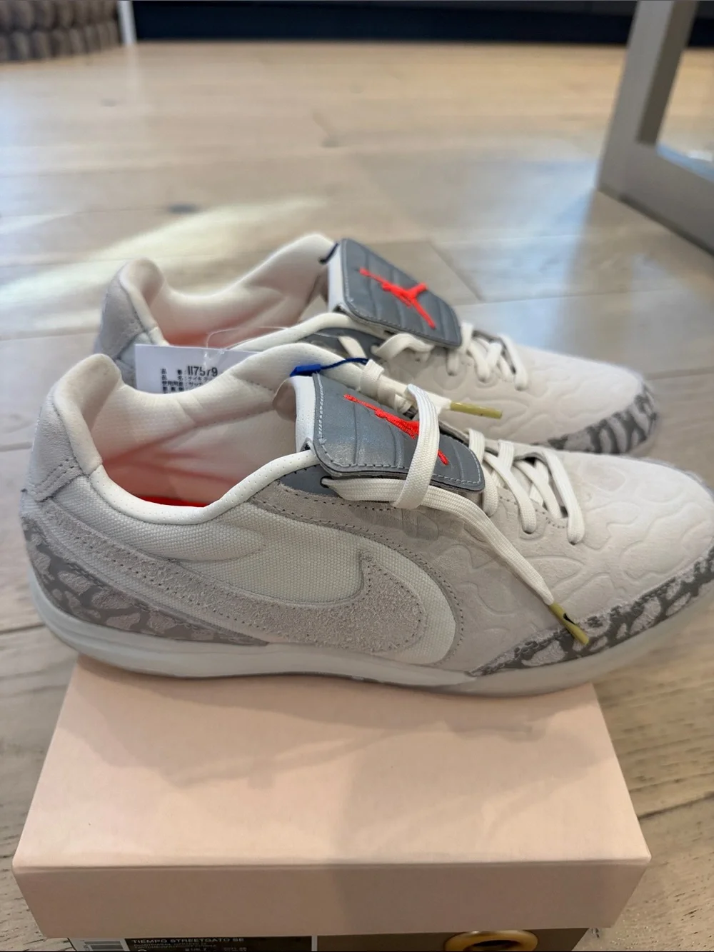 Men’s Nike Tiempo Streetgato SE sz 8